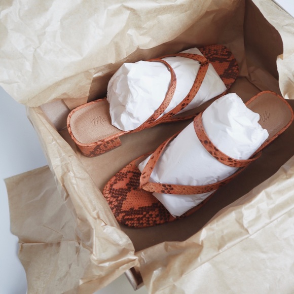 Madewell Thong Strappy Heeled Sandals in Snake Embossed Leather Size 7 - Picture 5 of 8